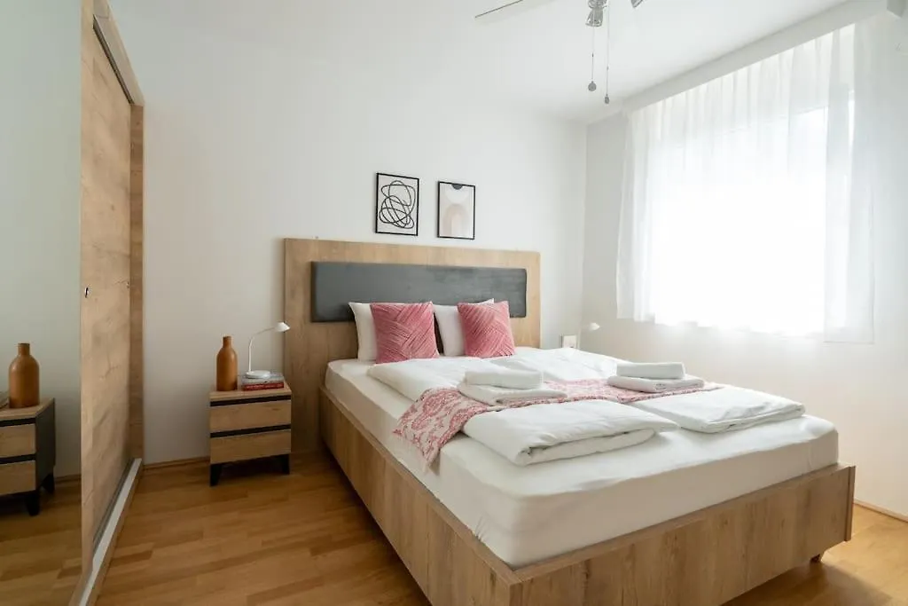 Elegant 1Br Flat With Balcony By Hm Apartment Vienna